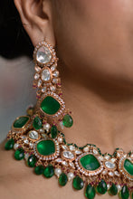 Load image into Gallery viewer, Emerald green Polki necklace