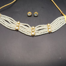 Load image into Gallery viewer, Choker with pearl
