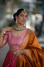Load image into Gallery viewer, Emerald green Polki necklace
